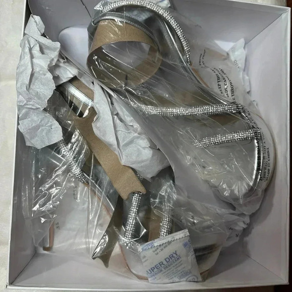 NWB Guess Silver Rhinestone Cassidee Heels - Picture 5 of 5